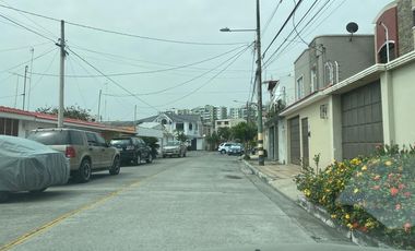 Se alquila Suite en el Norte de Guayaquil segura semi amoblada