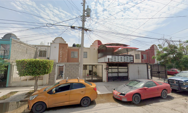 Casa en Calzada del Pedregal, Pedregal del Valle, Torreón, Coahuila de Zaragoza ¡NO CRÉDITOS!