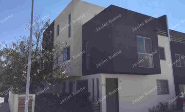 Casa con 4 habitaciones.
