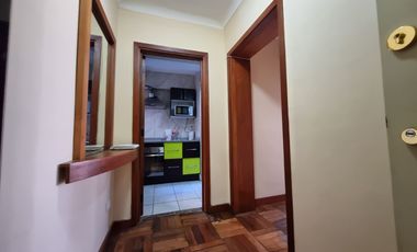 Arriendo Lindo Depto. Habitacional u Oficina, de 3 dormitorios 2 baños en Paseo Bulnes, Santiago Centro