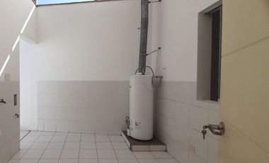 ALQUILER EXCLUSIVO DUPLEX DE LUJO DE 4 DORMITORIOS EN CHACARILLA DEL  ESTANQUE