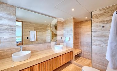 Casa en Venta en Cancún en Laguna I en Puerto Cancún con Alberca