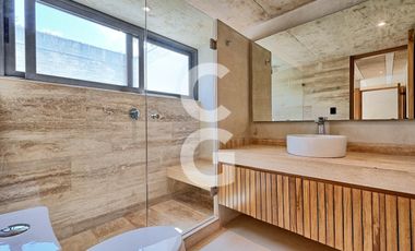 Casa en Venta en Cancún en Laguna I en Puerto Cancún con Alberca
