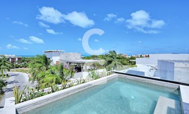 Casa en Venta en Cancún en Laguna I en Puerto Cancún con Alberca