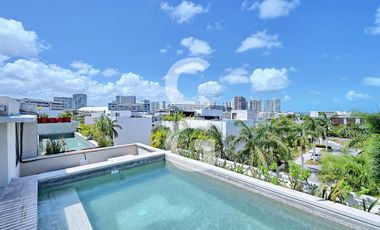 Casa en Venta en Cancún en Laguna I en Puerto Cancún con Alberca