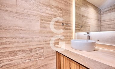 Casa en Venta en Cancún en Laguna I en Puerto Cancún con Alberca