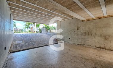 Casa en Venta en Cancún en Laguna I en Puerto Cancún con Alberca