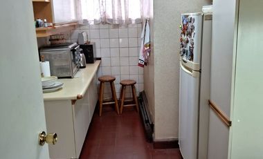 Departamento Edificio Prales , frente plaza Republica 4.850 UF