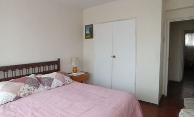 Departamento Edificio Prales , frente plaza Republica 4.850 UF