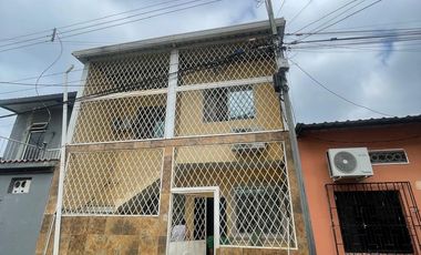 MUCHO LOTE ALQUILO DEPARRTAMENTO PRIMER PISO, DOS DORMITORIOS, EXCELENTES ACABADOS