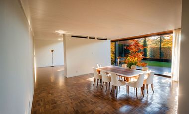 Moderna residencia con amplios espacios y  jardin