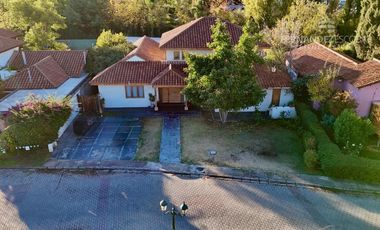 LOS ANDES - VENDE CASA 4D 5B 3E PSICINA - COND. EL ENCANTO