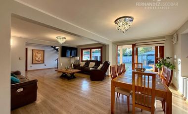 LOS ANDES - VENDE CASA 4D 5B 3E PSICINA - COND. EL ENCANTO