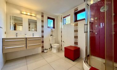 LOS ANDES - VENDE CASA 4D 5B 3E PSICINA - COND. EL ENCANTO