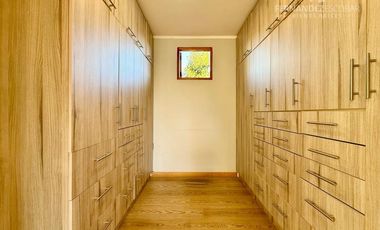 LOS ANDES - VENDE CASA 4D 5B 3E PSICINA - COND. EL ENCANTO
