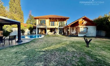LOS ANDES - VENDE CASA 4D 5B 3E PSICINA - COND. EL ENCANTO