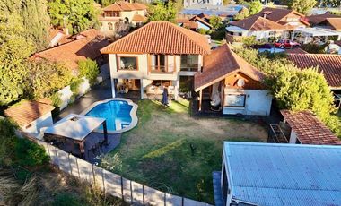 LOS ANDES - VENDE CASA 4D 5B 3E PSICINA - COND. EL ENCANTO
