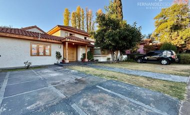 LOS ANDES - VENDE CASA 4D 5B 3E PSICINA - COND. EL ENCANTO