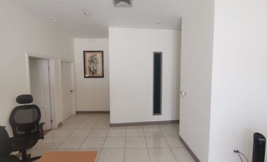 EDIFICIO DE 2 PISOS CON ESTACIONAMIENTO PARA 8 CARROS EN COLONIA LINSS