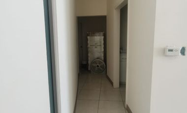 EDIFICIO DE 2 PISOS CON ESTACIONAMIENTO PARA 8 CARROS EN COLONIA LINSS