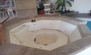 CASA AMPLIA CON 4 RECAMARAS 1 PLANTA Y ALBERCA TECHADACON JACUZZI EN COL GUADALUPE