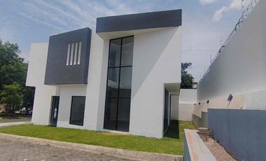 CASA EN VENTA EN CASA FUERTE
