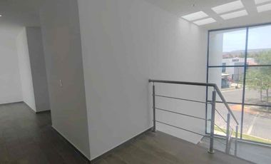 CASA EN VENTA EN CASA FUERTE