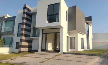 CASA EN VENTA EN CASA FUERTE