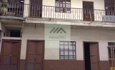 Casa rentera en venta , en el centro de Cuenca, dos locales comerciales , 10 habitaciones , a dos cuadras de la Iglesia Corazon de Jesús.