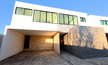 RESIDENCIA EN VENTA EN PRIVADA PARQUE NATURA CHOLUL