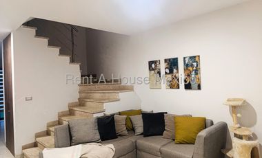 Casa de 4 recámaras con foor en venta en Zibatá, Querétaro