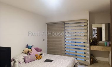 Casa de 4 recámaras con foor en venta en Zibatá, Querétaro