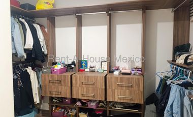 Casa de 4 recámaras con foor en venta en Zibatá, Querétaro