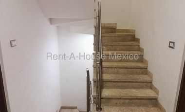 Casa de 4 recámaras con foor en venta en Zibatá, Querétaro