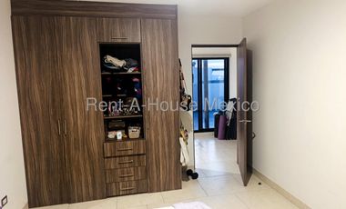 Casa de 4 recámaras con foor en venta en Zibatá, Querétaro