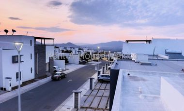 Casa de 4 recámaras con foor en venta en Zibatá, Querétaro