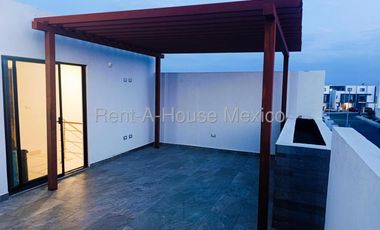 Casa de 4 recámaras con foor en venta en Zibatá, Querétaro