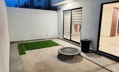 Casa de 4 recámaras con foor en venta en Zibatá, Querétaro