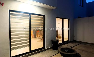 Casa de 4 recámaras con foor en venta en Zibatá, Querétaro