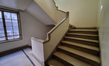 Oportunidad de Arriendo Amplia Oficina en pleno Paseo Bulnes, Santiago Centro.