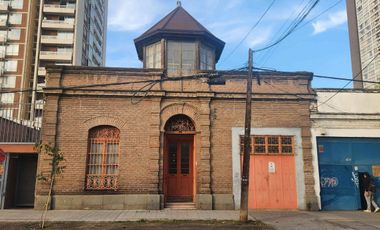 Amplia casa con gran terreno y potencial comercial en barrio Matta Santa Elena