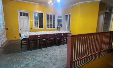 Amplia casa con gran terreno y potencial comercial en barrio Matta Santa Elena