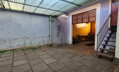 Amplia casa con gran terreno y potencial comercial en barrio Matta Santa Elena