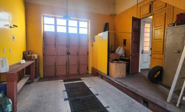 Amplia casa con gran terreno y potencial comercial en barrio Matta Santa Elena