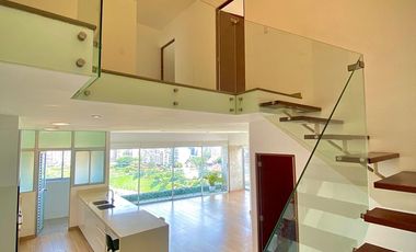 ¡Bajo de Precio! Venta de Moderno Dúplex en Barranco – Vista al Mar –