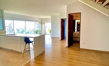 ¡Bajo de Precio! Venta de Moderno Dúplex en Barranco – Vista al Mar –