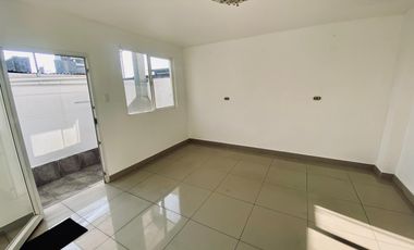 Arriendo amplia casa 10 dormitorios a pasos Unimarc Angamos, Playa blanca
