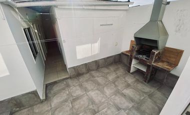 Arriendo amplia casa 10 dormitorios a pasos Unimarc Angamos, Playa blanca