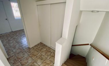 Arriendo amplia casa 10 dormitorios a pasos Unimarc Angamos, Playa blanca