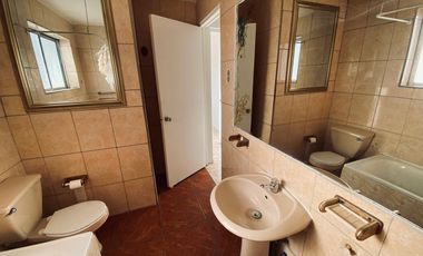 Arriendo amplia casa 10 dormitorios a pasos Unimarc Angamos, Playa blanca